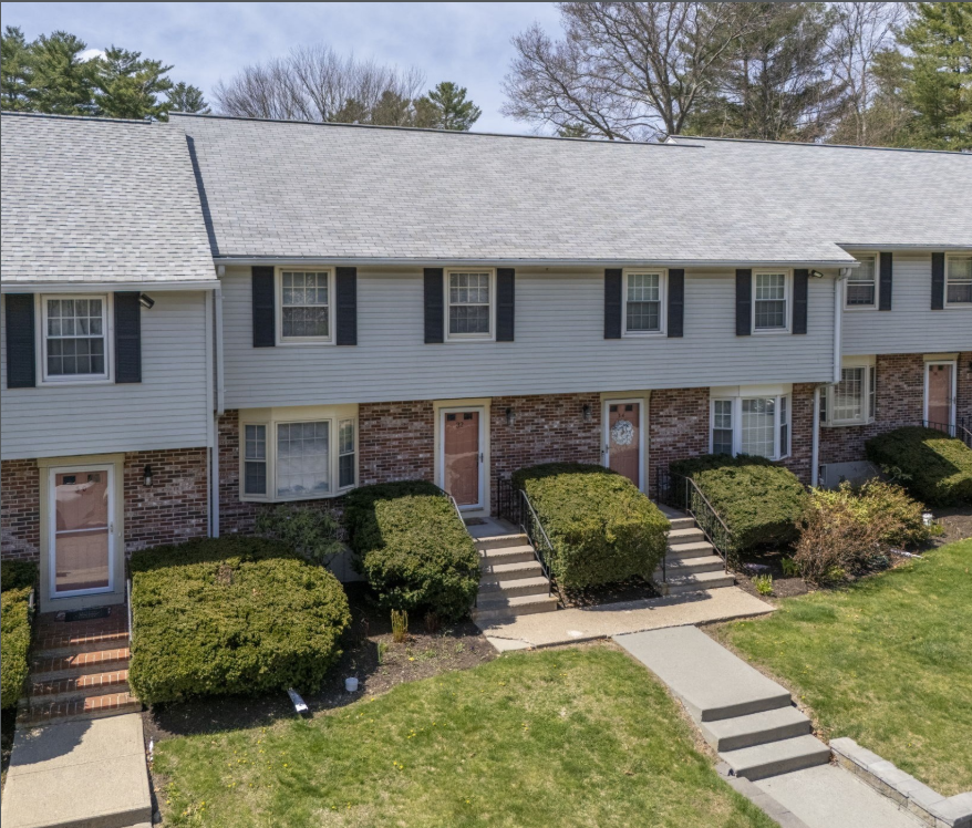 $400,000 CLICK PHOTO FOR LISTING DETAILS