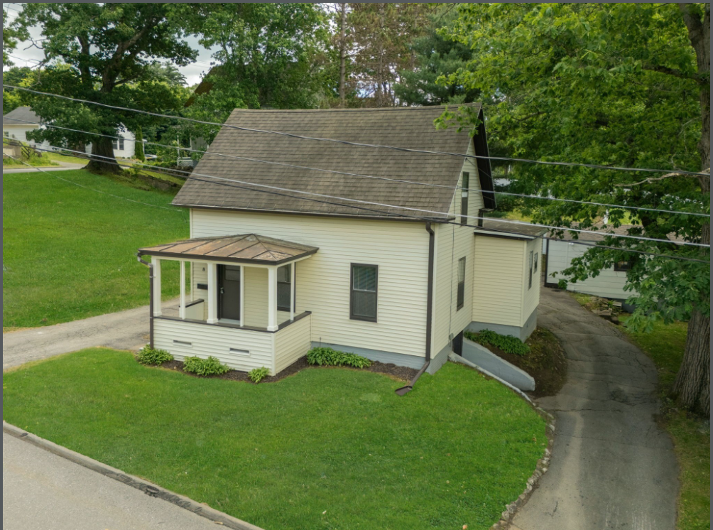8 Nadeau St, Gardner, MA 01440