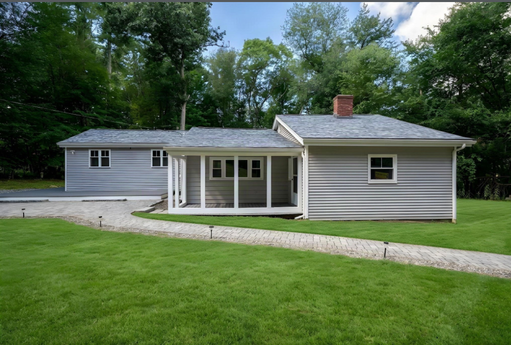 23 Woodbury Rd, Southborough, MA 01772